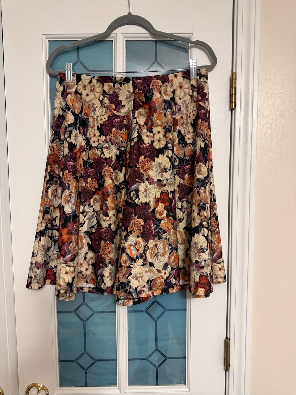 Roz & Ali Floral Circle Skirt in Cream and Burgundy